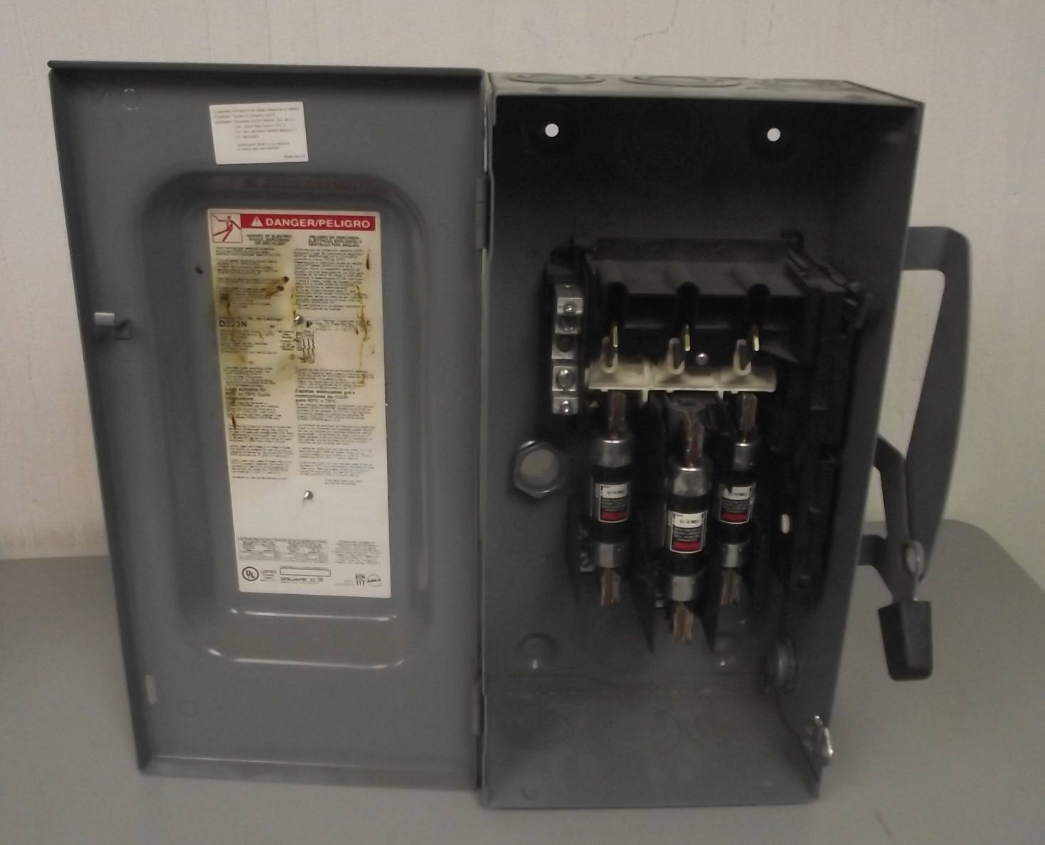 Square D General Duty Safety Switch D323N / 100 AMP Fused ... general switch 60 fuse box 