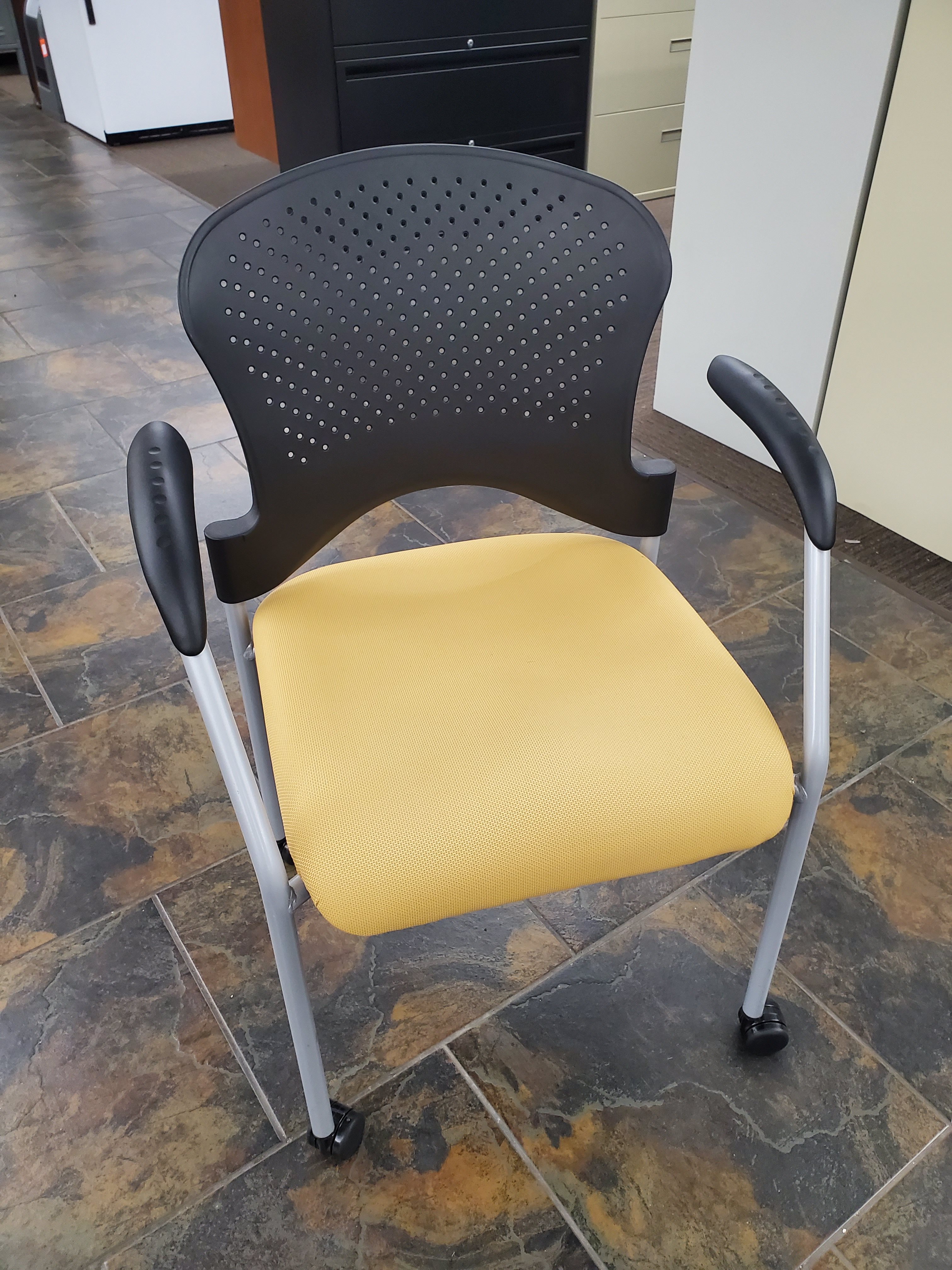 Office Master Mobile Guest Training Chair W Arms Used Welter Storage