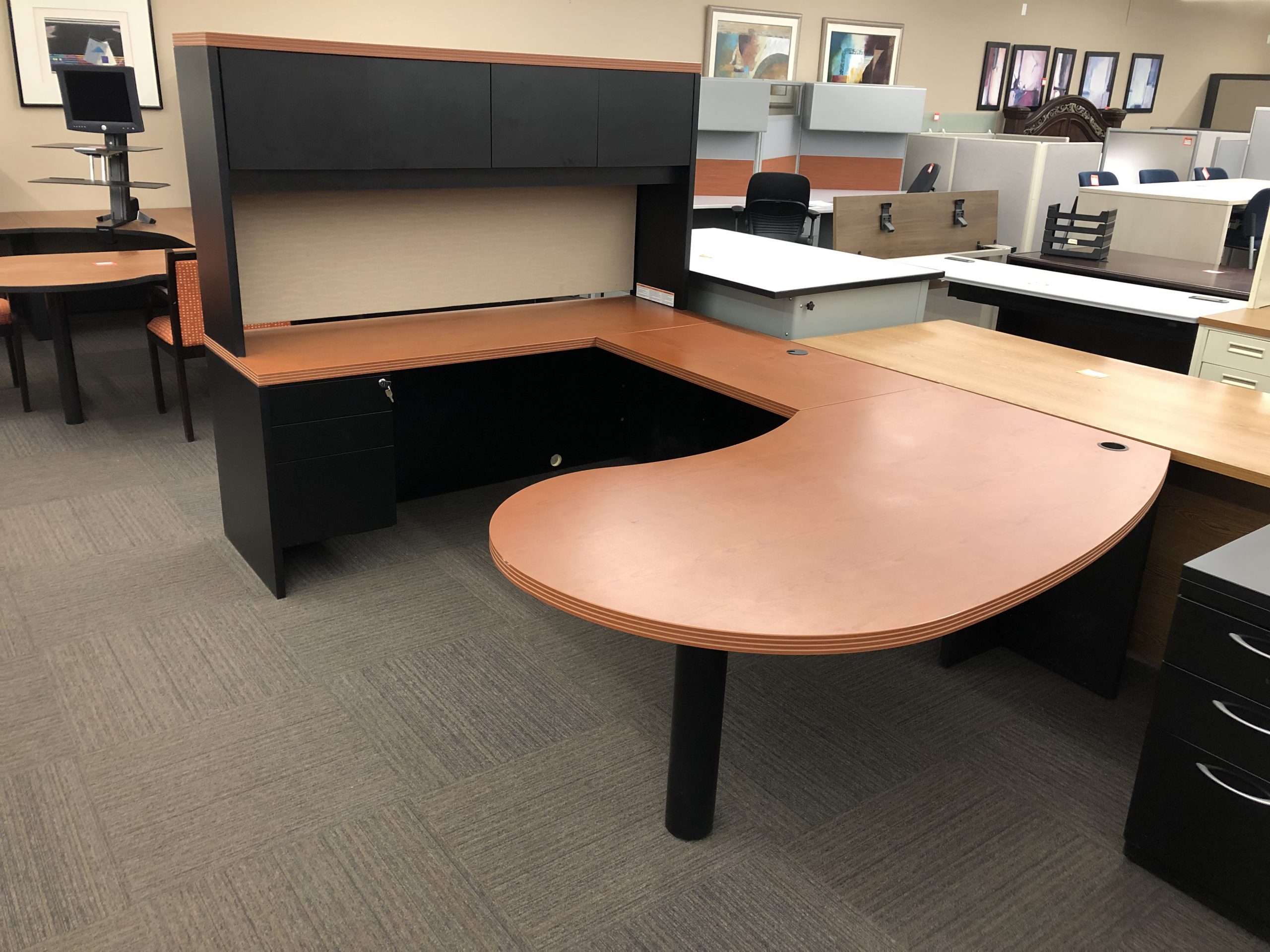 Dual Tone U Shaped Desk Set Used Welter Storage
