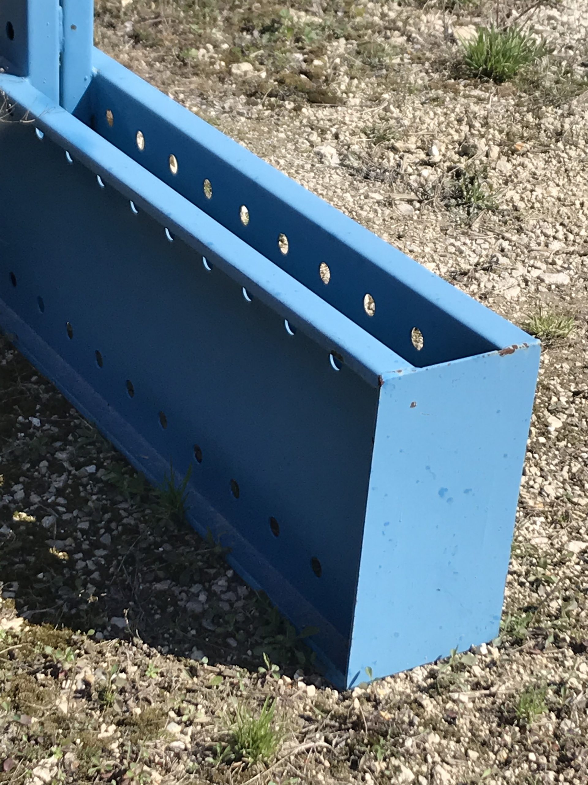 Prest Cantilever rack from a trade show - base view - 4-10-20 - Welter ...